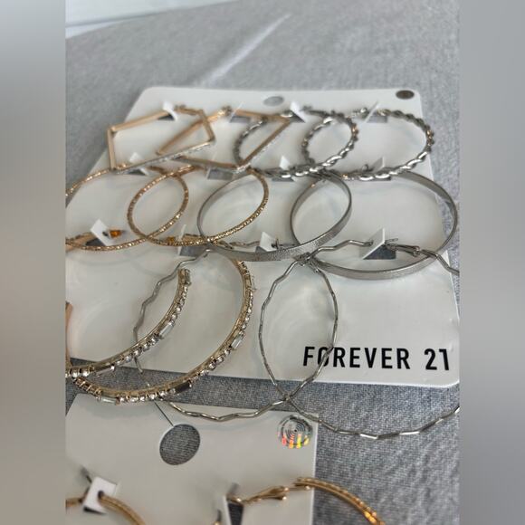 NWT Forever 21 Bundle of 9 Mixed Metal Hoop Earrings Collection Gold and Silver - Picture 3 of 6